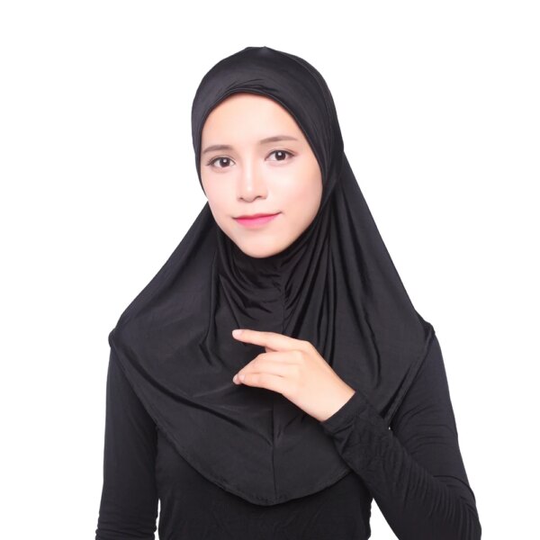 Beauté de femme musulmane, écharpe, foulard noir ninja, couverture complète