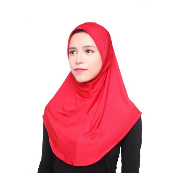 Beauté de femme musulmane, écharpe, foulard noir ninja, couverture complète