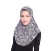 Beauté de femme musulmane, écharpe, foulard noir ninja, couverture complète