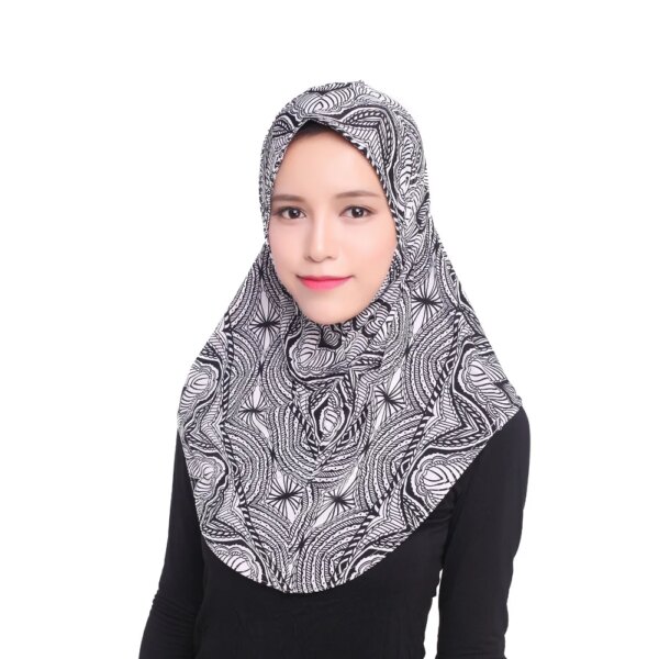 Beauté de femme musulmane, écharpe, foulard noir ninja, couverture complète