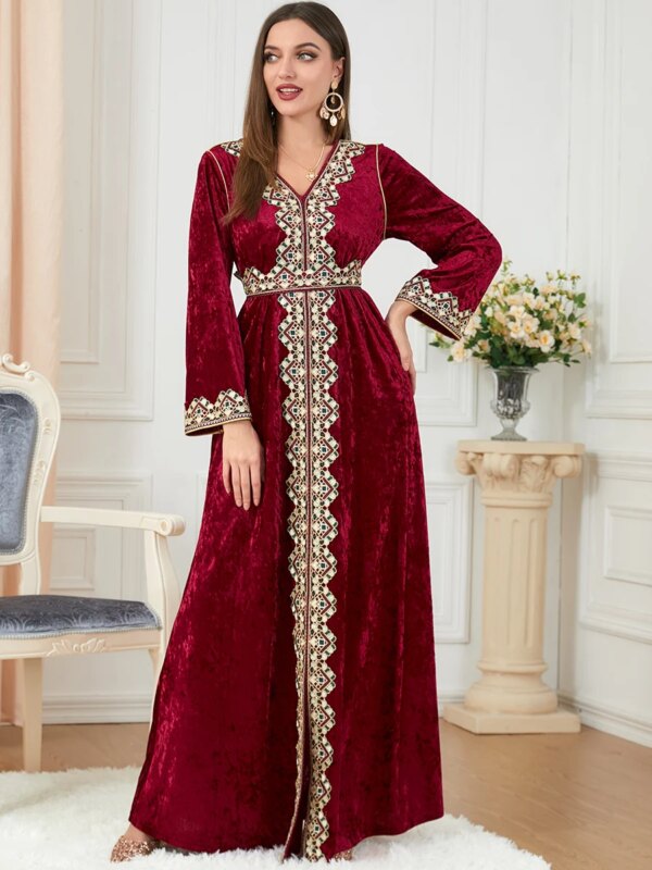 Abaya femme , broderie florale, ceinture de Caftan marocain