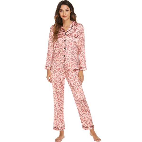 pyjama satin femme, imprimé léopard, vêtements de nuit