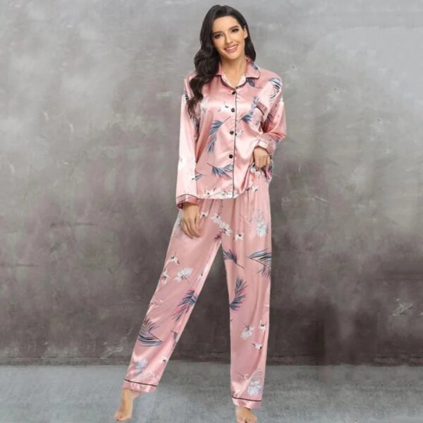 pyjama satin femme, imprimé léopard, vêtements de nuit
