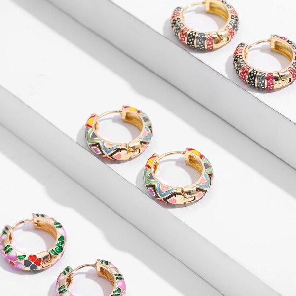 31405-7dc903.jpg Petites boucle d'oreille femme Huggie Vintage en Émail Tendance, Bijou à la Mode en Forme de Fleur