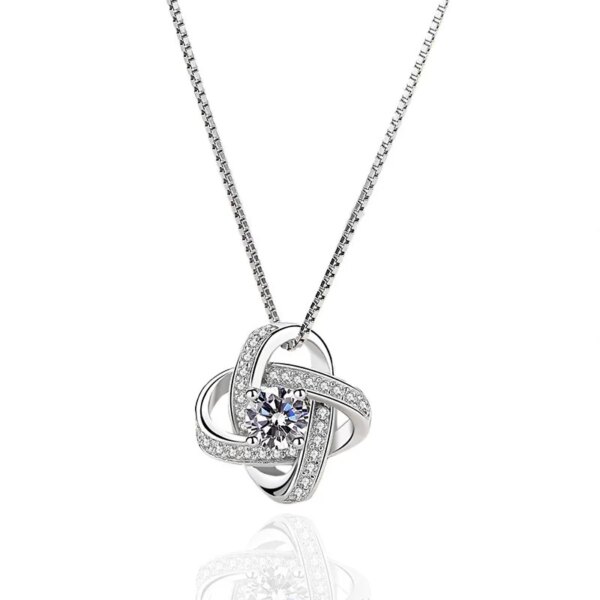 Collier femme avec pendentif en diamant trèfle à quatre feuilles pour femme, chaîne de clavicule courte et exquise