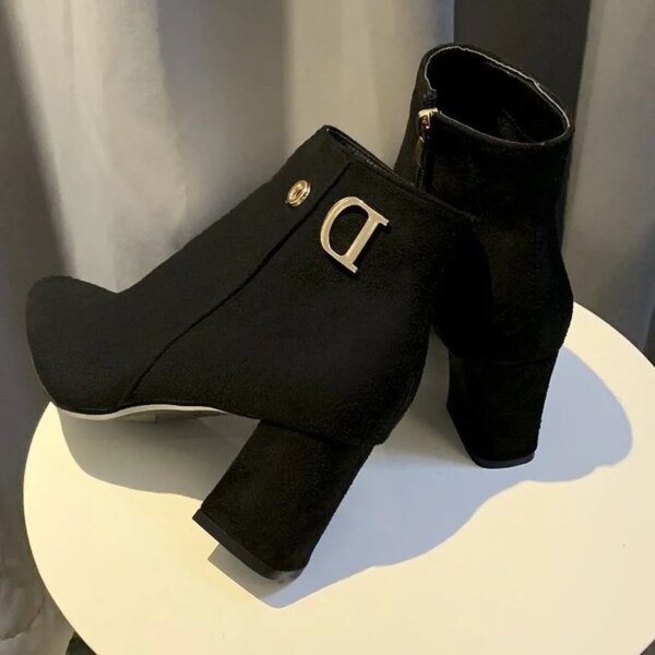 Bottines en cuir noir pour femmes, bottines à la mode, mi-talons, bouts pointus pour dames, bottes courtes de mariage à talons hauts