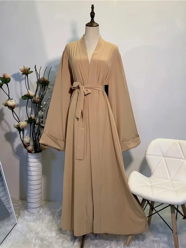 45701-33b4c7.jpg Abaya Robe musulmane lisse et soyeuse pour femmes, Abayas musulmanes longues