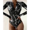Maillot de bain une pièce imprimé, fermeture éclair, manches longues