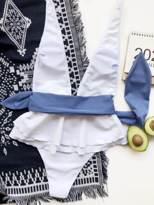 49866-4ed41f.jpg maillot de bain 1 pièce gainant décolleté plongeant en V Sexy jupe