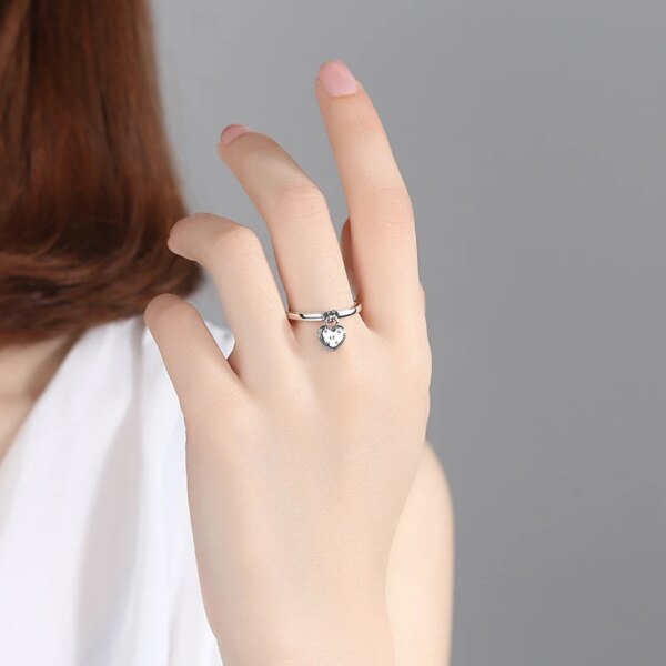 61527-3f9b9e.jpg Bague de fiançailles femme Modèle Couronne Original, Cœur, Wishbone