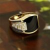 bague de fiançailles homme en métal incrusté de pierre noire pour hommes