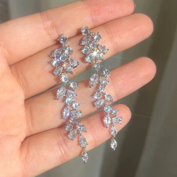 boucles d oreilles mariée longues en zircone cubique pour femmes élégantes
