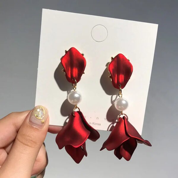70844-0b28bf.jpg boucles d oreilles mariée longue en forme de fleur, bijoux fantaisie pour soirée