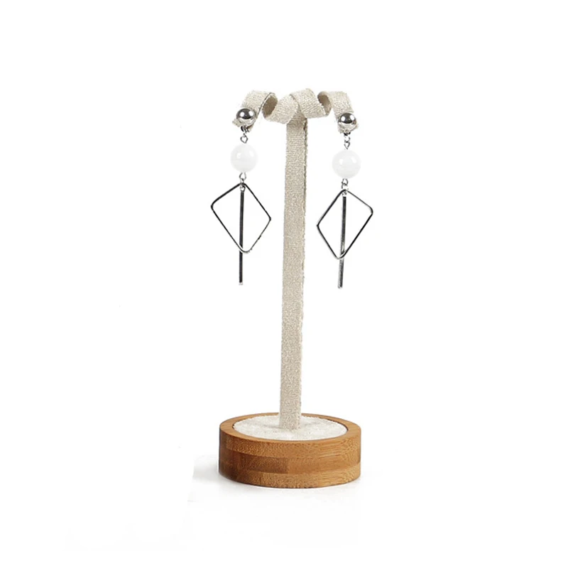 earrings beige