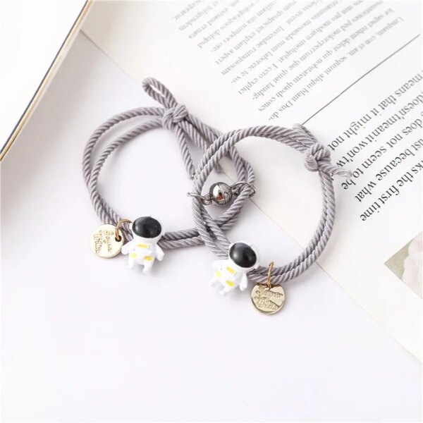 74258-737a9c.jpg Bracelet amitié magnétiques de Couple romantiques en forme de cœur pour femmes